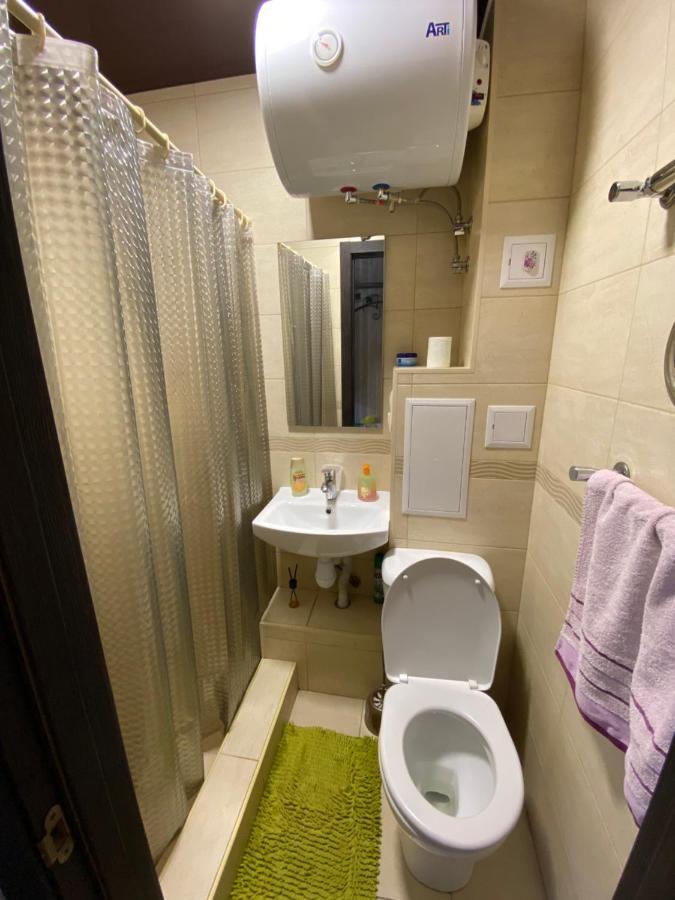 Apartment 30 M2 On Sergei Esenin 11 Harkov Kültér fotó