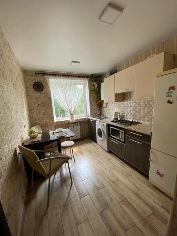 Apartment 30 M2 On Sergei Esenin 11 Harkov Kültér fotó