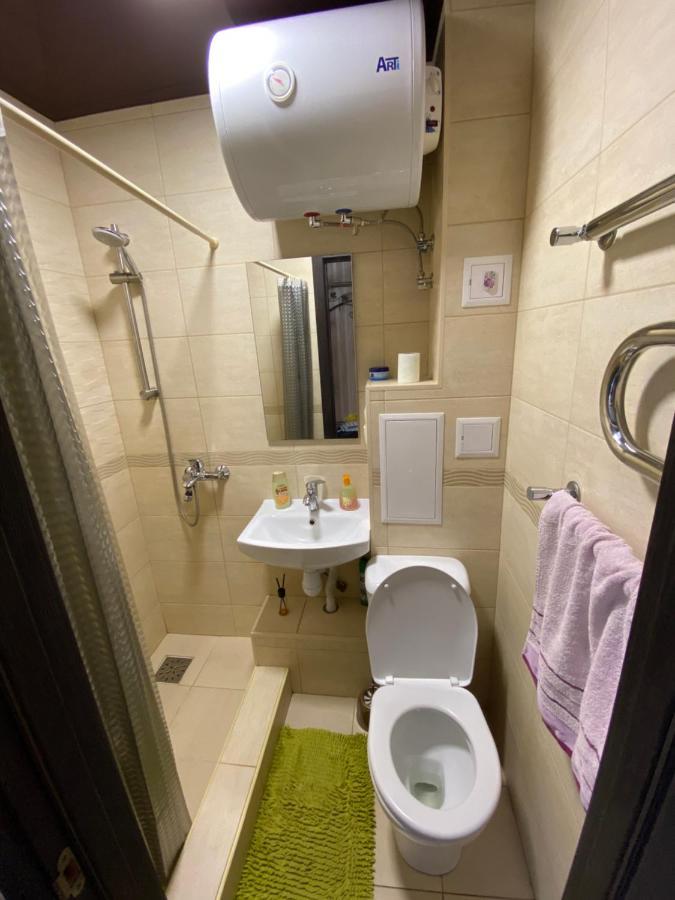 Apartment 30 M2 On Sergei Esenin 11 Harkov Kültér fotó