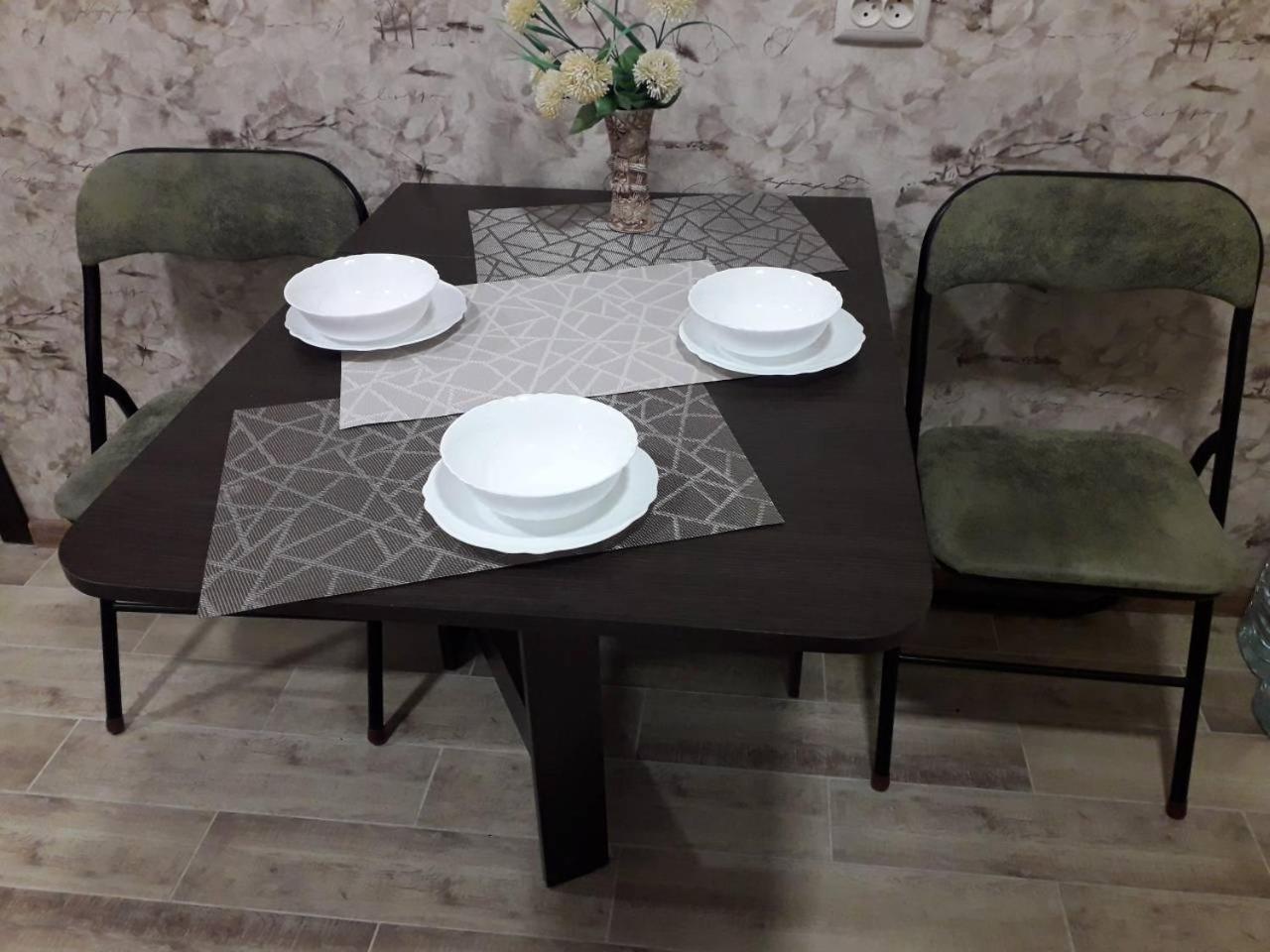 Apartment 30 M2 On Sergei Esenin 11 Harkov Kültér fotó