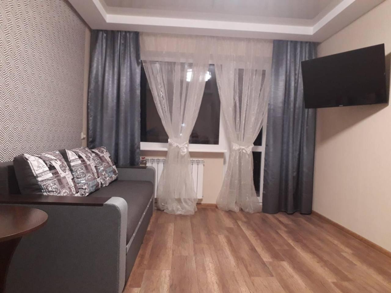 Apartment 30 M2 On Sergei Esenin 11 Harkov Kültér fotó