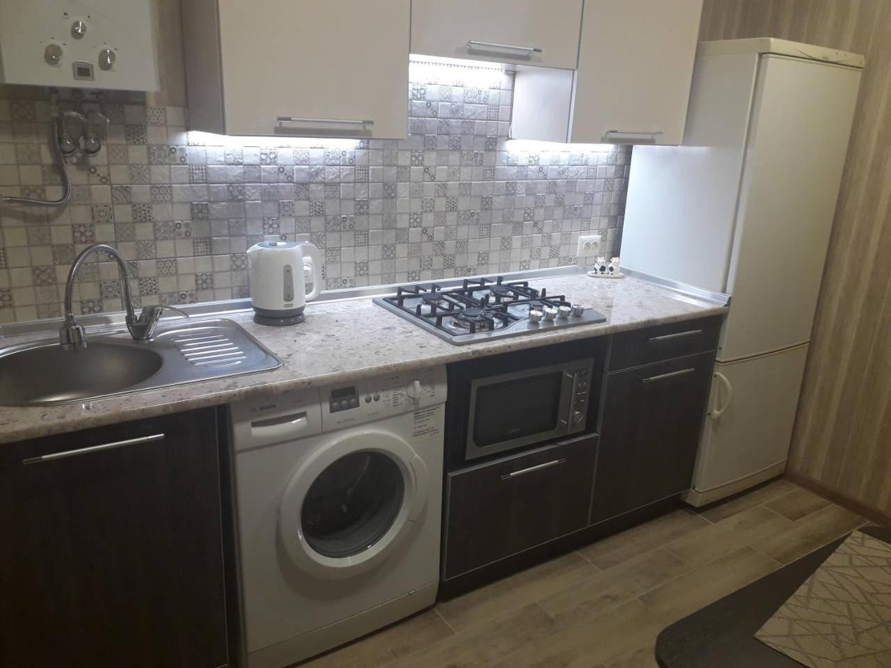 Apartment 30 M2 On Sergei Esenin 11 Harkov Kültér fotó