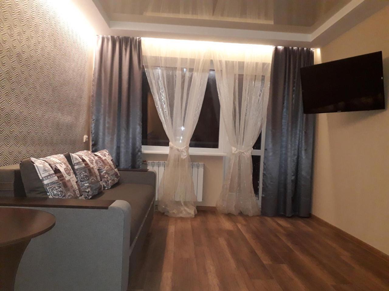 Apartment 30 M2 On Sergei Esenin 11 Harkov Kültér fotó