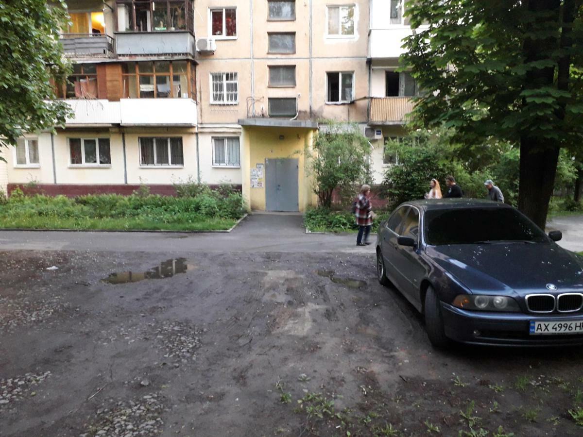 Apartment 30 M2 On Sergei Esenin 11 Harkov Kültér fotó