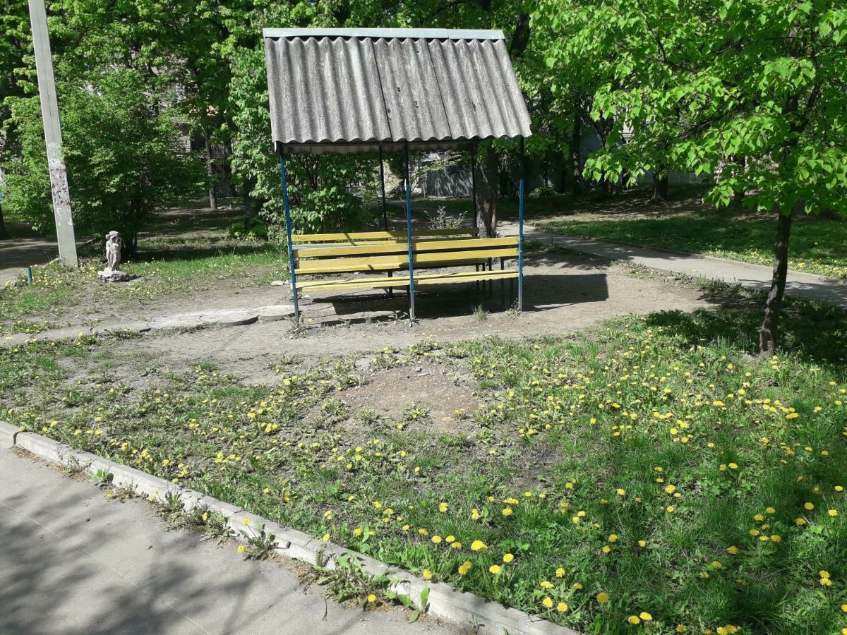 Apartment 30 M2 On Sergei Esenin 11 Harkov Kültér fotó
