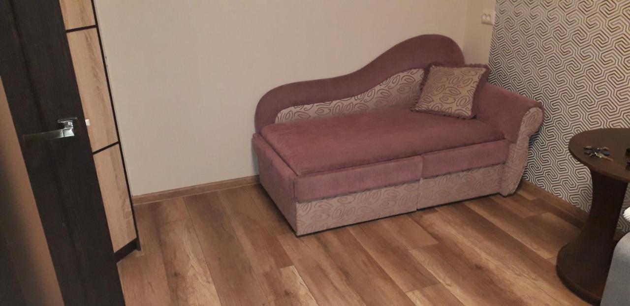 Apartment 30 M2 On Sergei Esenin 11 Harkov Kültér fotó