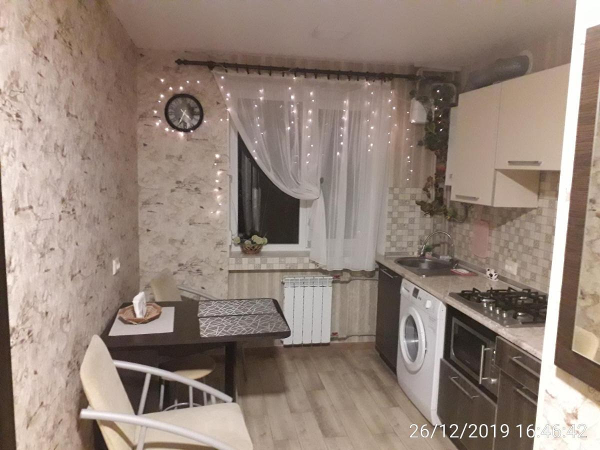 Apartment 30 M2 On Sergei Esenin 11 Harkov Kültér fotó